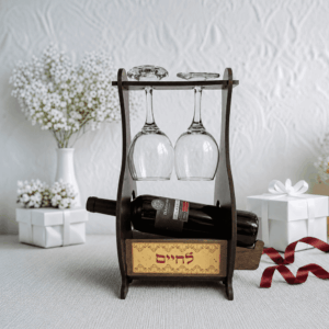 מעמד יין 2 גביעים